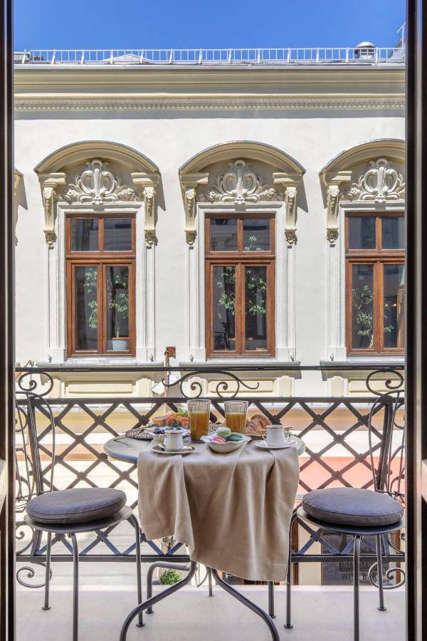 Inn Holt Old Town Luxury With Balcony Bucharest