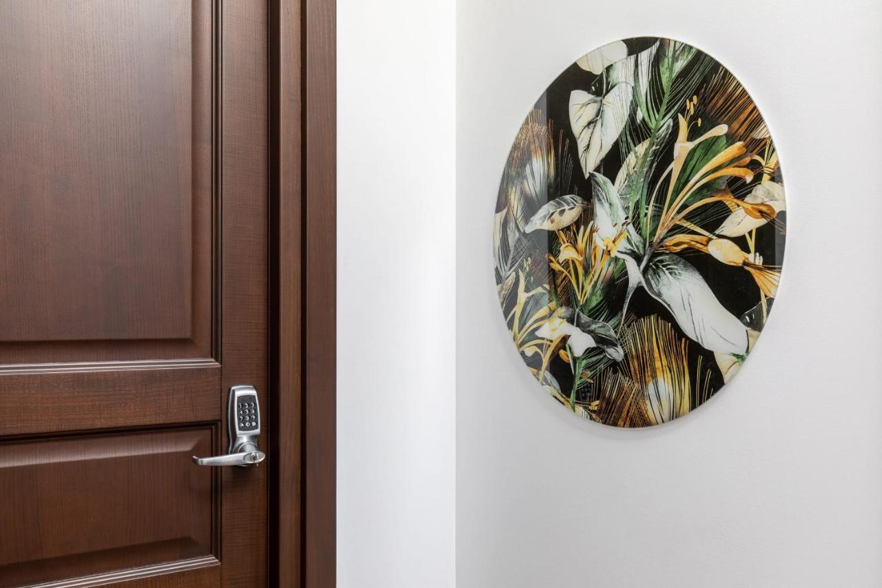 Inn Holt Old Town Luxury With Balcony Bucharest