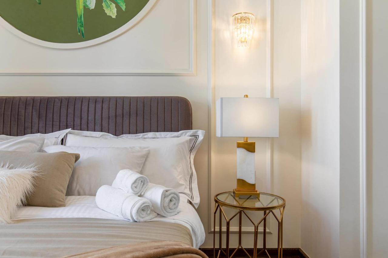 Inn Holt Old Town Luxury With Balcony Bucharest