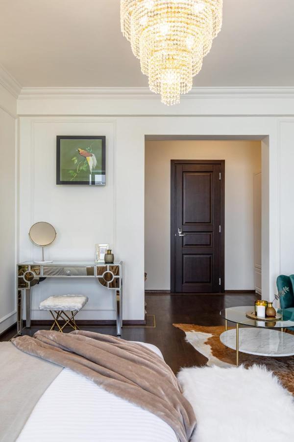 Holt Old Town Luxury With Balcony Bucharest