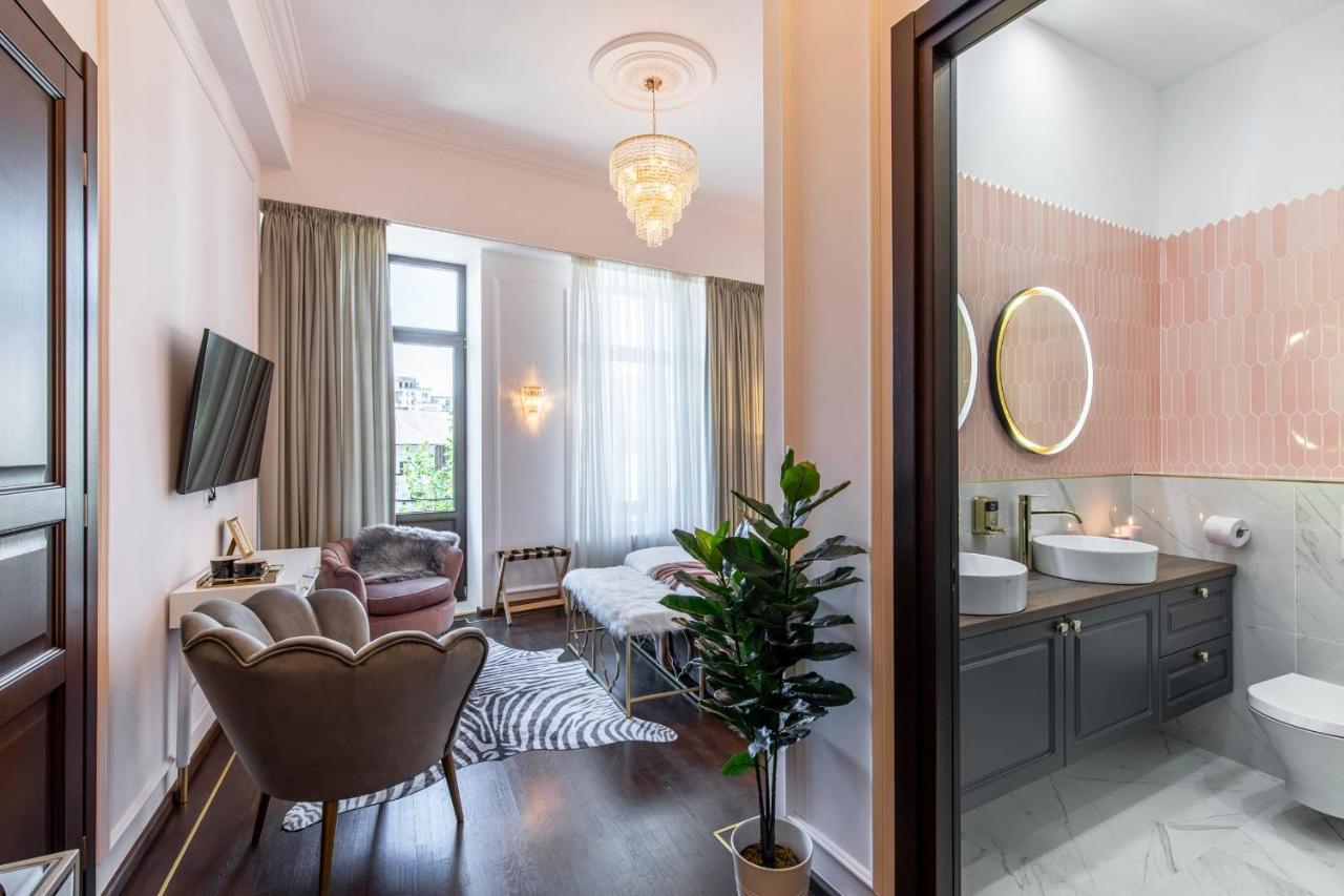 Inn Holt Old Town Luxury With Balcony Bucharest