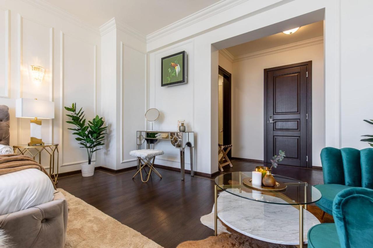Holt Old Town Luxury With Balcony Inn Bucharest
