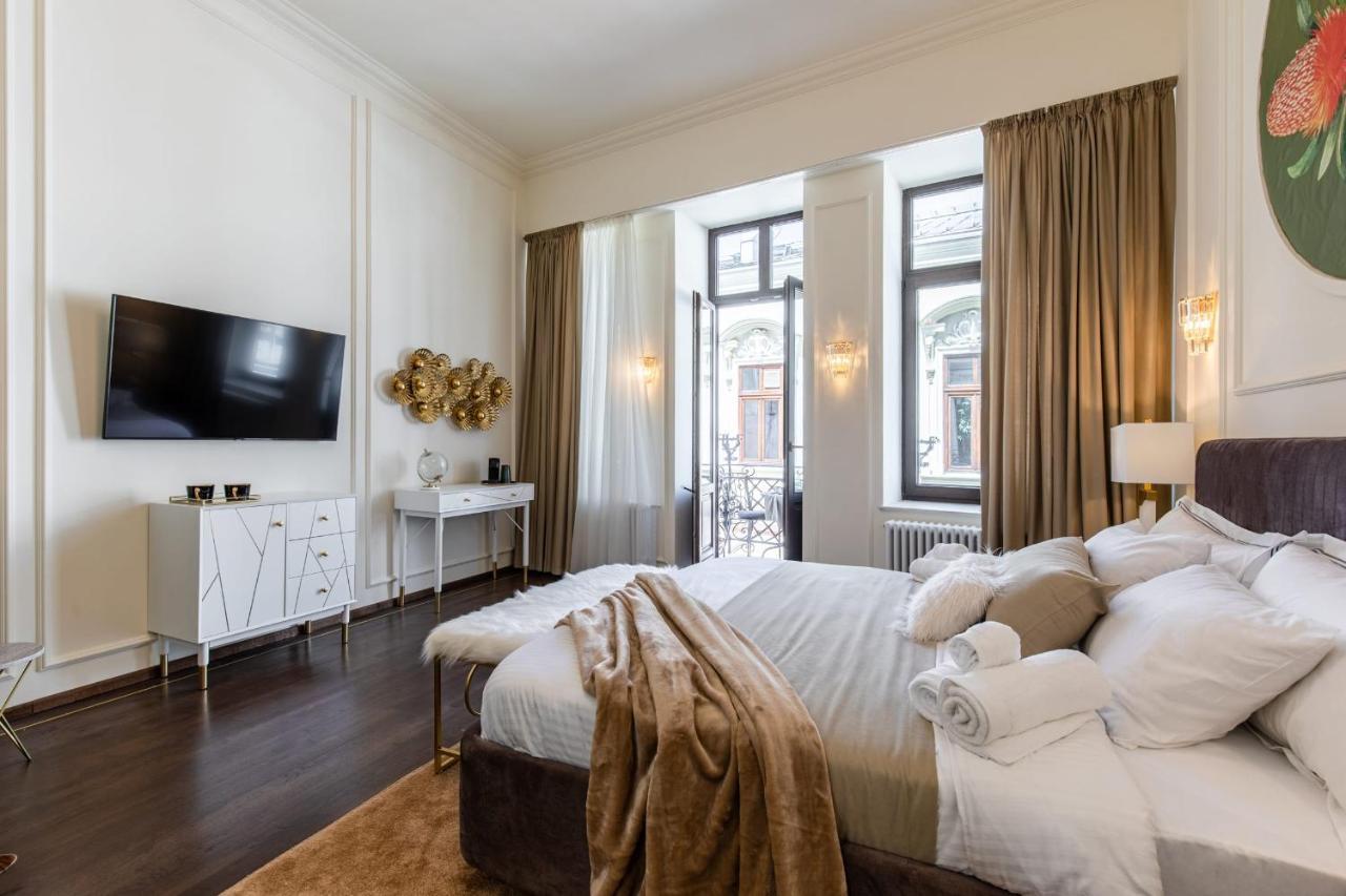 Holt Old Town Luxury With Balcony