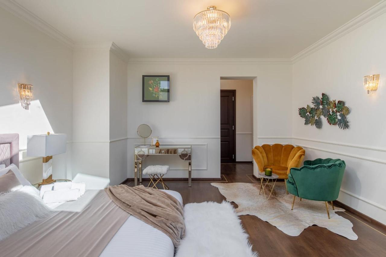 Holt Old Town Luxury With Balcony Inn *
